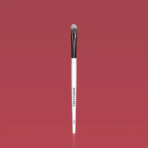 A238 Large Flat Concealer Brush